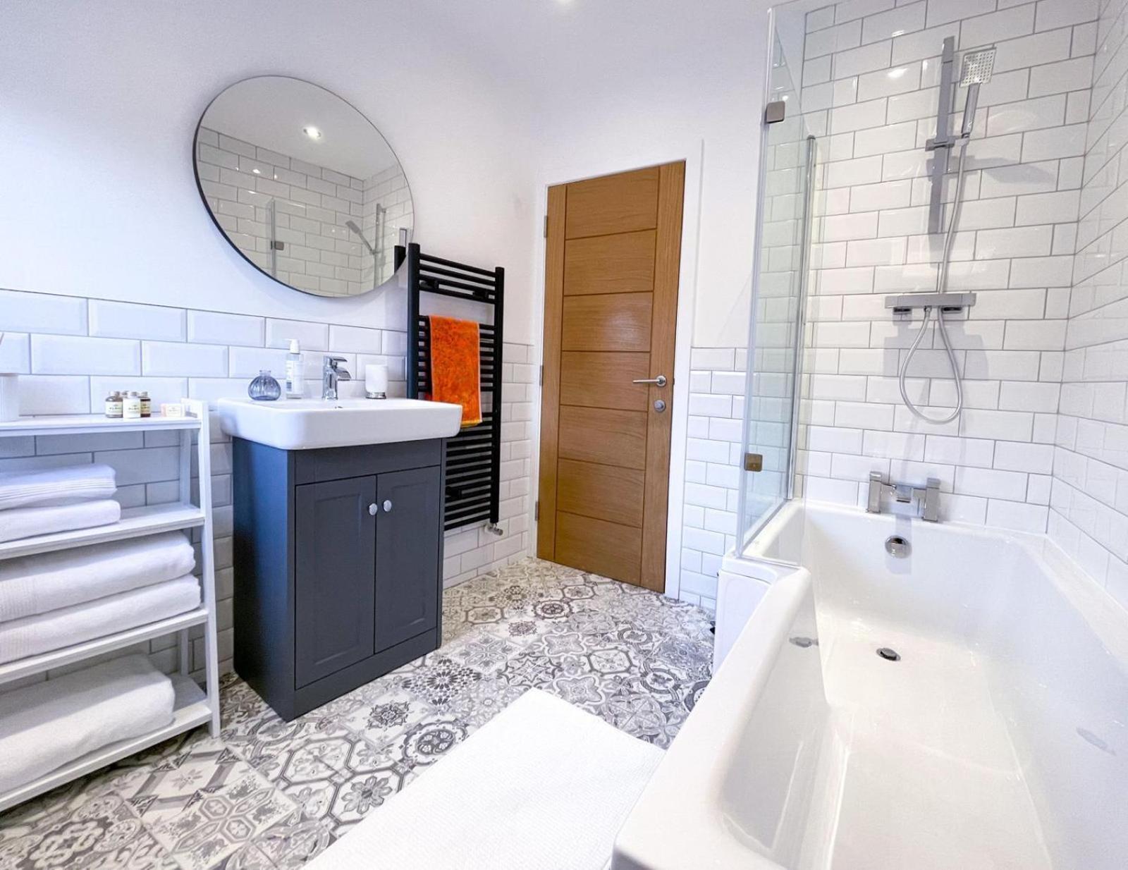 Juliet Beautiful 1 Bedroom, Central, Modern Space. Дарлінгтон Екстер'єр фото